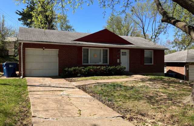 8915 Hillview Avenue photos photos