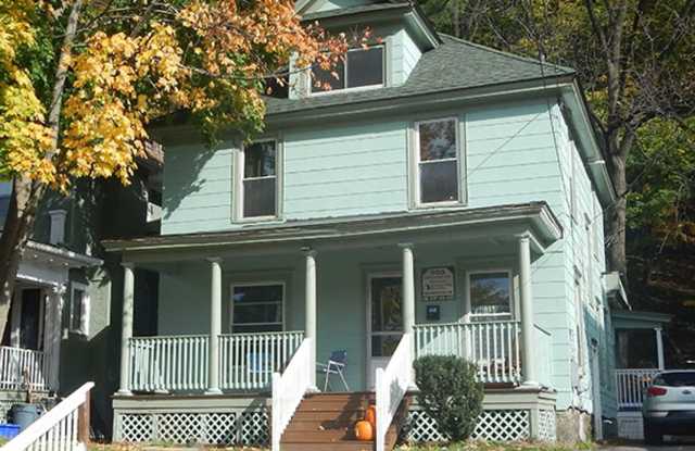 909 Lancaster Avenue- AVAILABLE 6/1/26 - 4 Bedroom Single Family Home - 909 Lancaster Avenue, Syracuse, NY 13210