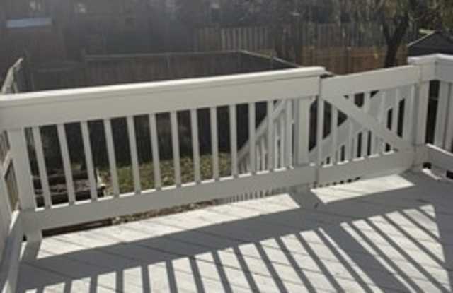 925 Lynham Court Gallery 4