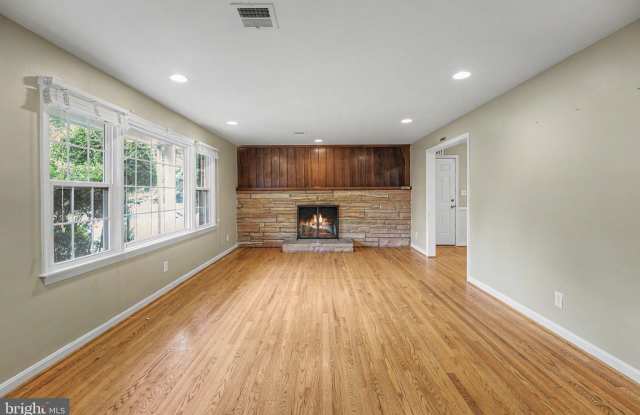 10708 NORMAN Avenue Gallery 2
