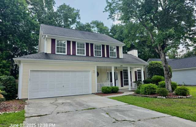 Thoughtfully updated 3 bedroom in Summerville Place - Summerville photos photos