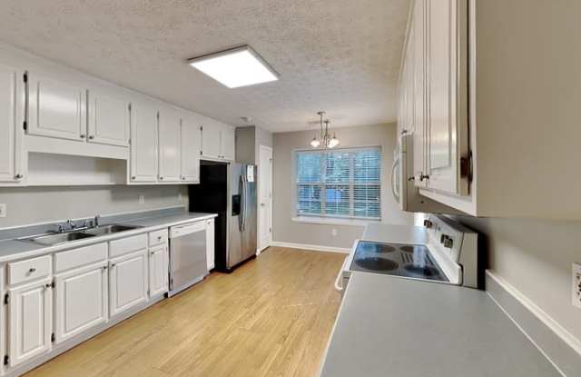 5775 Rolling Oaks Circle Gallery 4