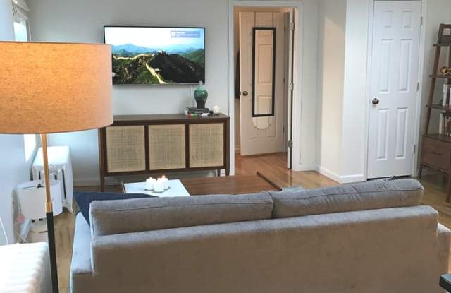 91 Charles Street Gallery 4