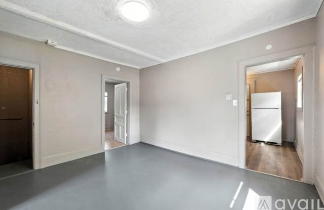 3402 N 3rd Gallery 3