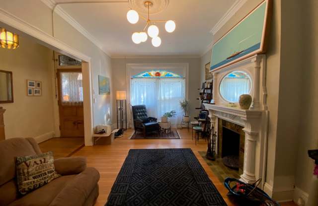 212 Lancaster Street Gallery 4