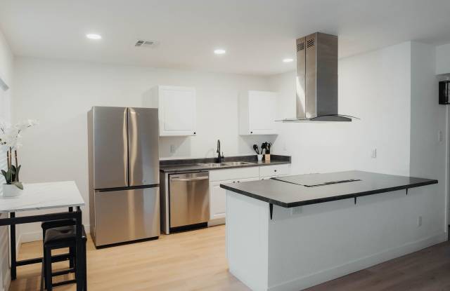 Furnished 2x2 Home, Move In Ready Gallery 1