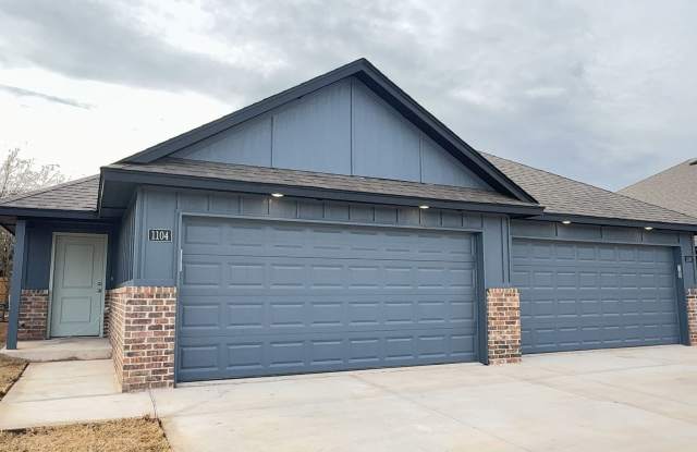Welcome to Brand New Masonwood featuring this 3 Bedroom 2 Bath 2 Car Garage Duplex in a Great location close to the Broadway Extension and only 8 minutes from downtown OKC photos photos