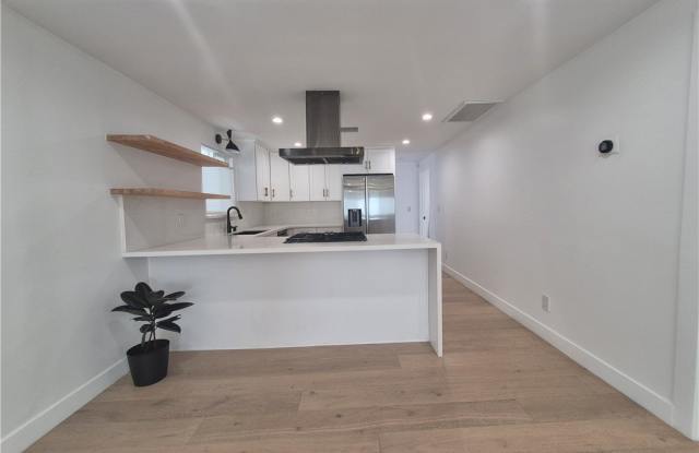 3439 Plata photos photos