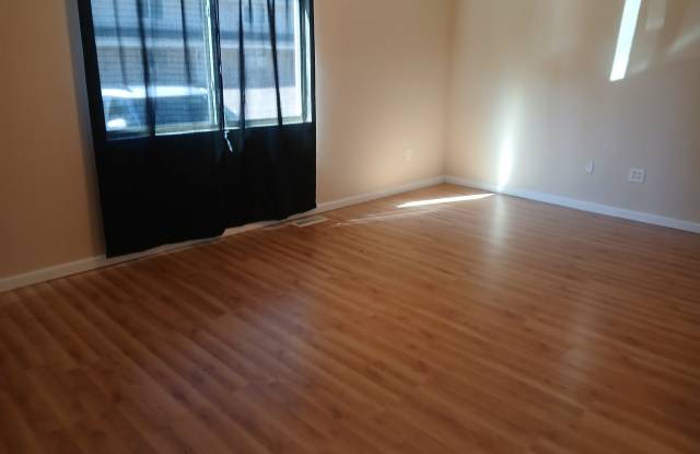 1012-2 Briarwood Rd photos photos