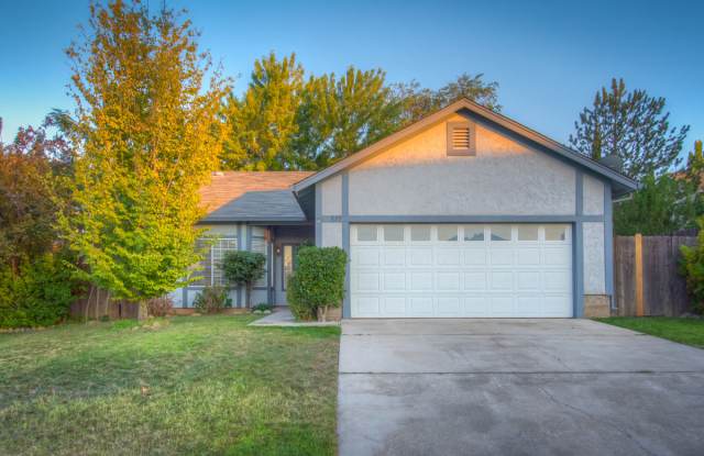 BEAUTIFUL 3 BED 2 BATH HOME OFF OF HILLTOP photos photos