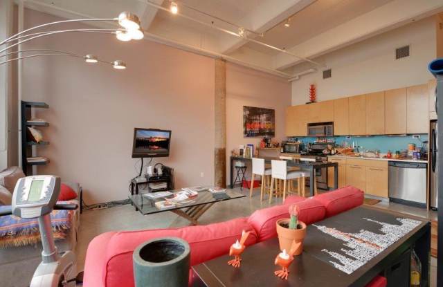 700 Washington Avenue N Gallery 3