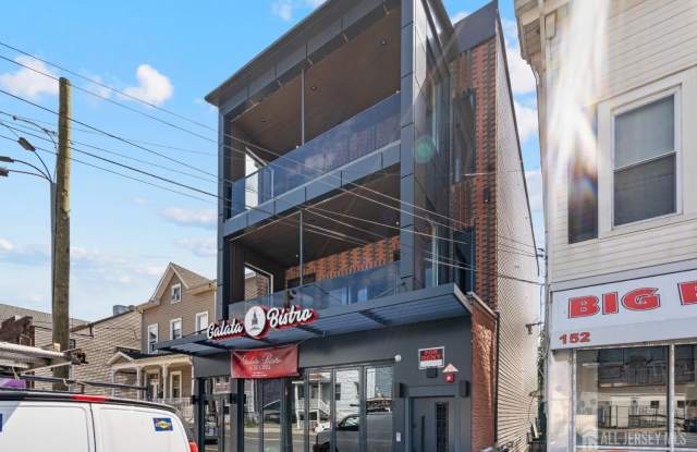 150 Easton Avenue unit: 1 Gallery 2