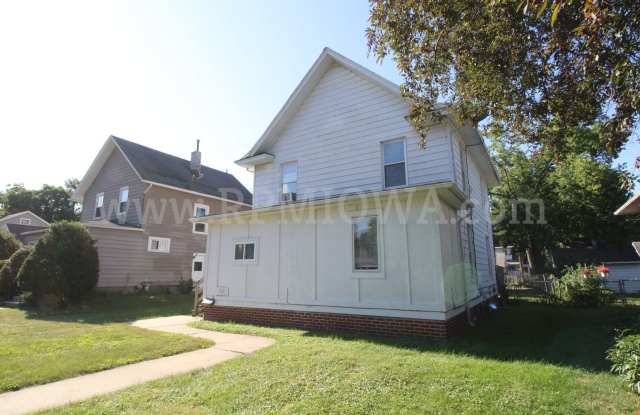 CHARMING!! 3 bedroom, 1.5 Bath Home in Des Moines photos photos