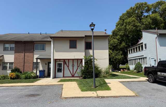 3 bedroom 2.5 bathroom End-of-Row Townhome in Conestoga Valley School District! photos photos