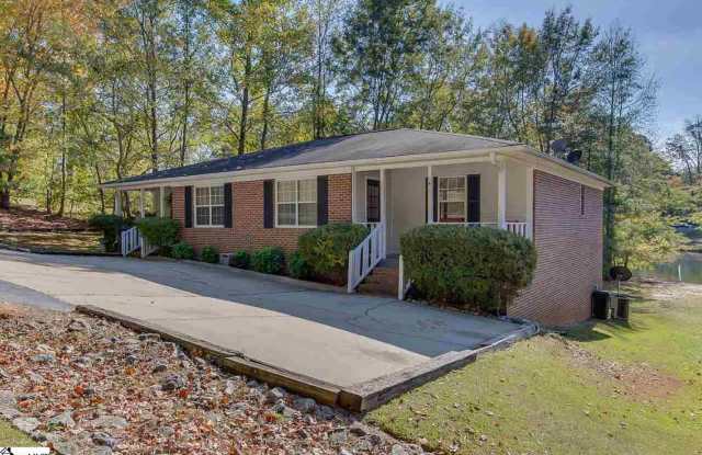 2 Bed, 1 Bath Duplex Unit Available in Travelers Rest photos photos
