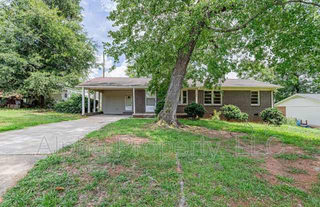 3 Wentworth St - 3 Wentworth Street, Dunean, SC 29605