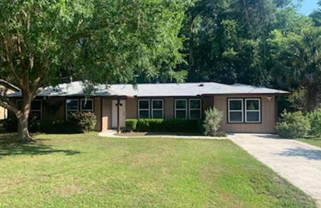 Beautifully Updated Mostly Remodeled 3 bedroom 2 bath home in NW Gainesville photos photos
