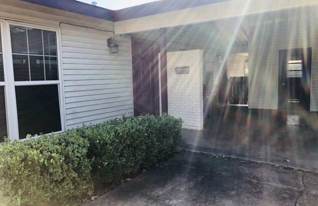 1403 Glenwood Dr Gallery 2