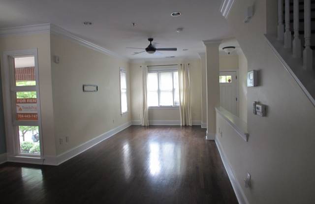 100 N Laurel Avenue #112 Gallery 3