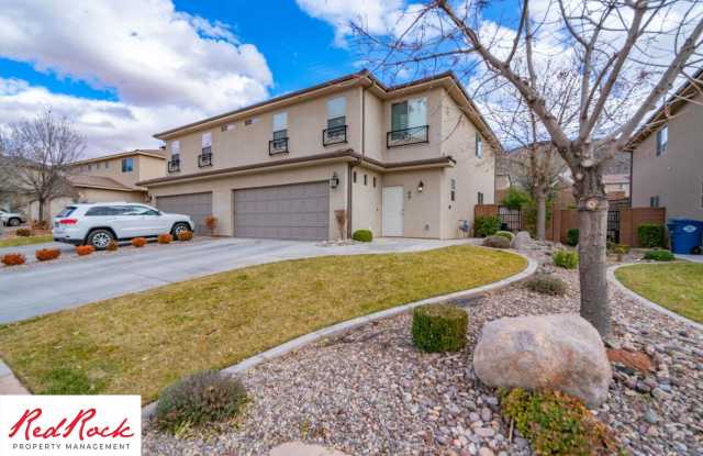 Spacious 4 Bedroom Townhome photos photos