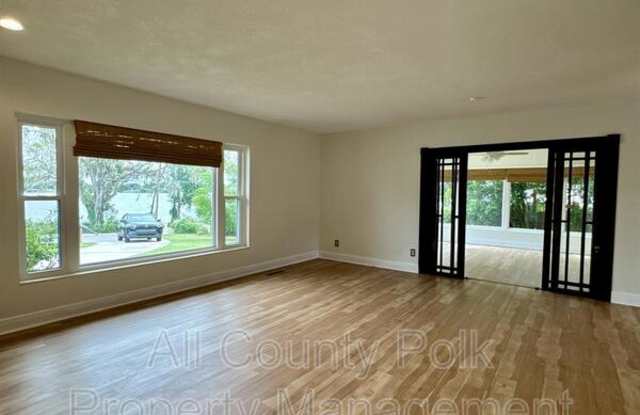 933 N Lake Otis Dr Gallery 4