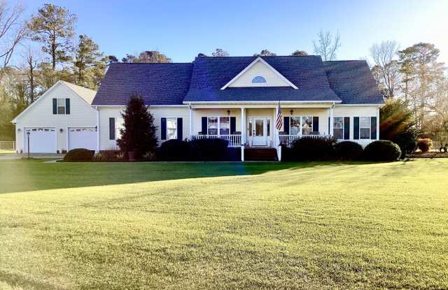4 Bed/3 Bath Spacious Home! Extra 2 Car Garage! photos photos