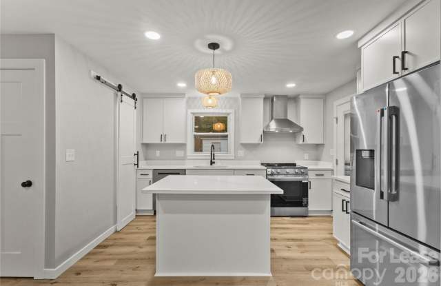 562 Barrington Place NW Gallery 3