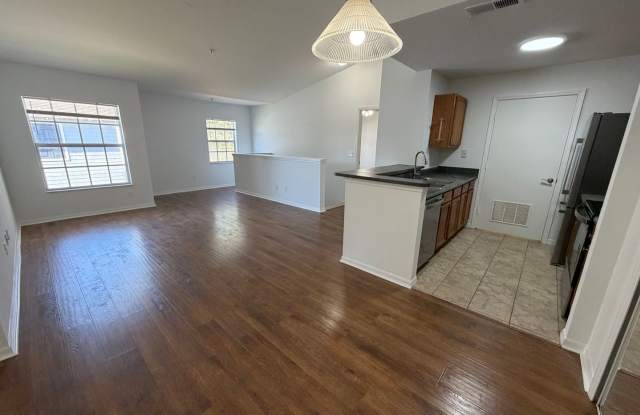 ANNUAL RENTAL - VANDERBILT PLACE AT CAMDEN COVE-3 BED/2 BATH photos photos
