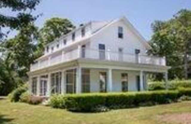 72 Kingstown Road - 72 Kingstown Road, Narragansett Pier, RI 02882
