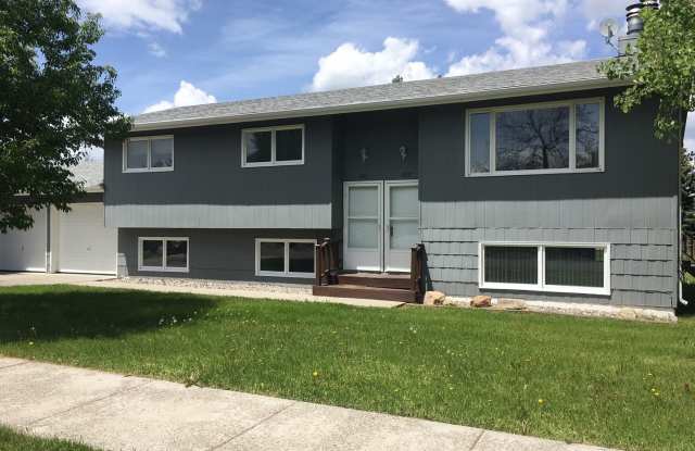 3 Bedroom, 2 Bathroom Duplex- 5 minute walk from MSU - Flexible Lease Terms - 6 Months, 9 Months or 12 Months photos photos