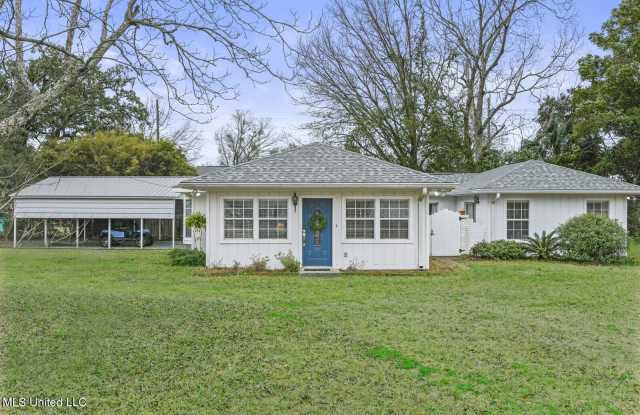 400 Ulman Avenue photos photos