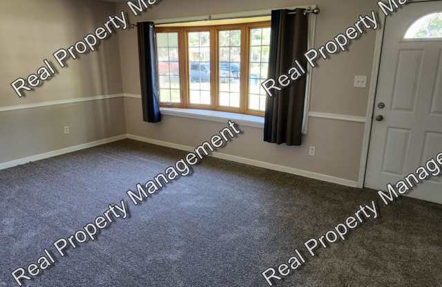 3 Bedroom Hessville Ranch Gallery 2