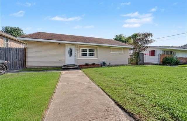 5823 DEBORE Drive Gallery 1
