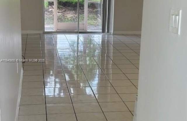 422 NE 210 CIR TER photos photos 422 NE 210 CIR TER photos photos