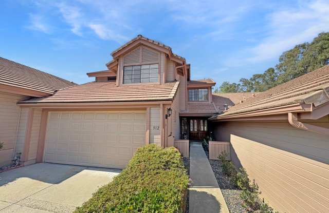 Great 2B/2.5BA Home with a Loft in Escondido! photos photos