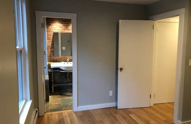 24 Bradford St Apt 2 Gallery 4