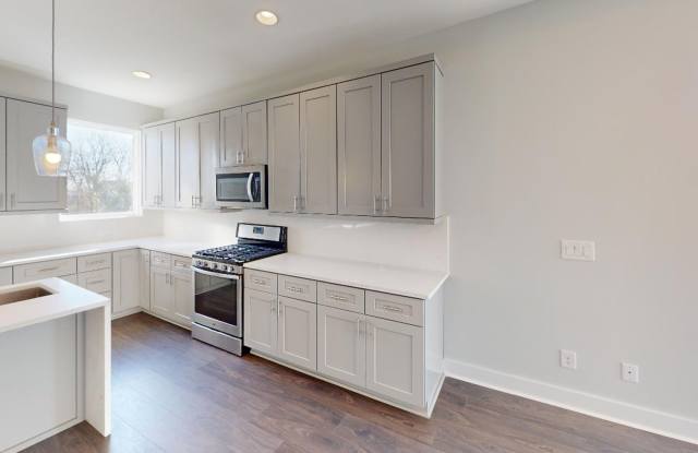 3 story townhome in Seversville! Gallery 3