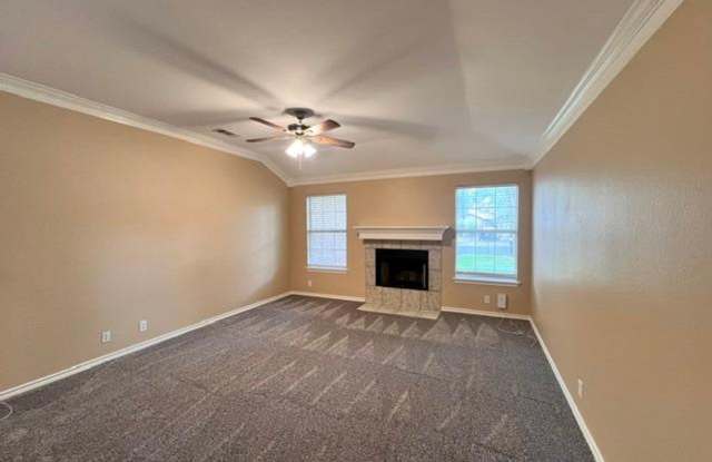 Beautiful 3 bedroom / Treed Lot / Round Rock Schools / Remodeled / Refrigerator Gallery 3