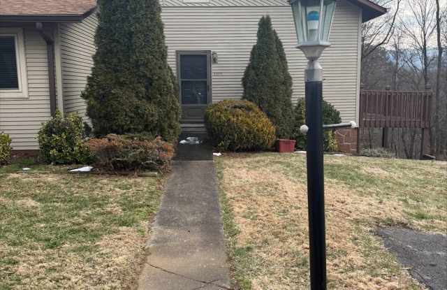 2bed 2.5bath Condo Great Johnson City Location Close to ETSU photos photos