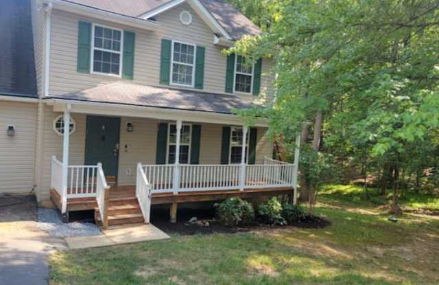 19 WOODLAWN DR photos photos