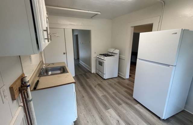 Newly Renovated 3-Bedroom Apartment in Adams Gallery 2