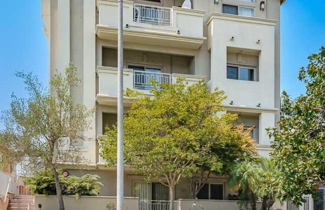 1409 Armacost Ave photos photos
