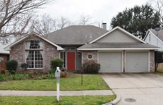 309 Canterbury Street - 309 Canterbury Street, Euless, TX 76039