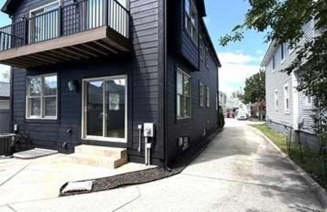 916 Ruffner Avenue Gallery 3