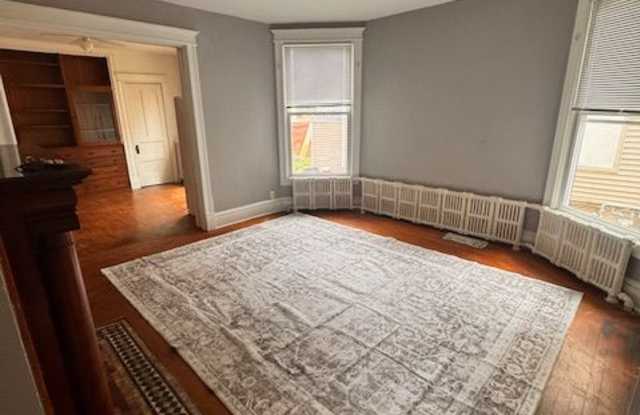 838 College Avenue - 2 photos photos