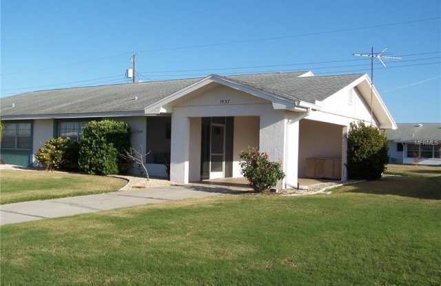 1537 CHEVY CHASE DRIVE - 1537 Chevy Chase Drive, Sun City Center, FL 33573