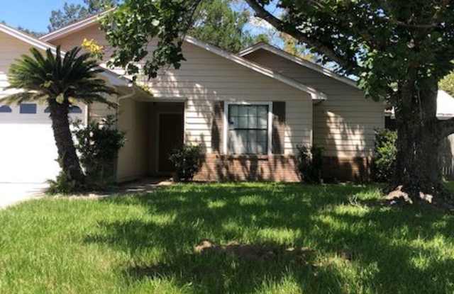 664 Radnor Ln - 664 Radnor Lane, Jacksonville, FL 32221