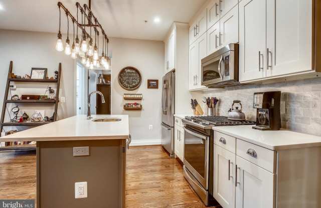 2303 ONTARIO ROAD NW Gallery 3