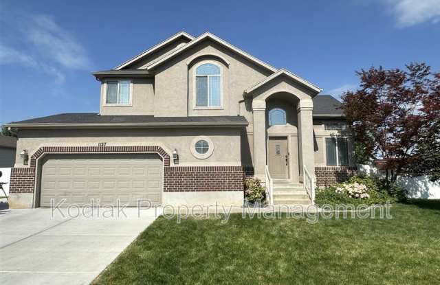 1127 N 1285 W photos photos
