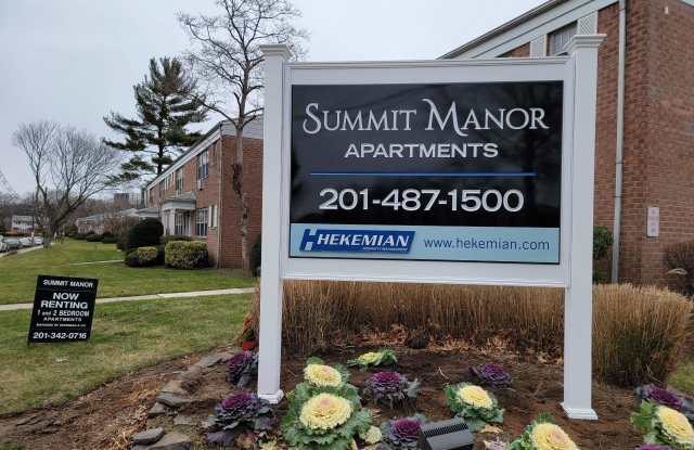 Summit Manor Apartments Gallery 2